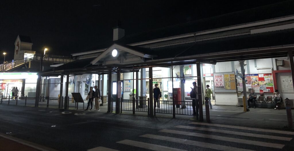 夜の鳥栖駅